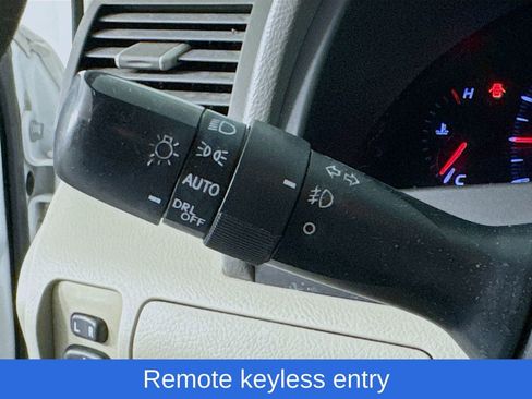 Used 2011 Toyota Camry XLE image 14