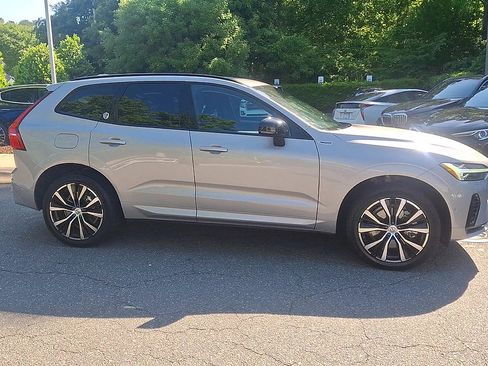 Used 2023 Volvo XC60 T8 Ultimate w/ Climate Package AWD/4WD image 9