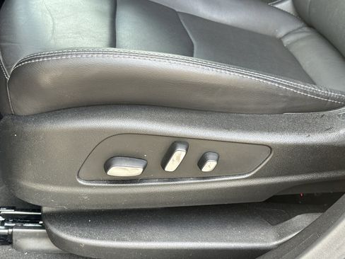 Certified 2025 Cadillac XT5 Premium Luxury image 10