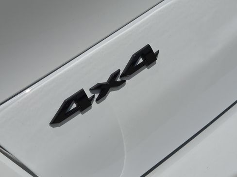 New 2025 Jeep Grand Cherokee L Altitude image 8