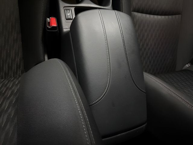 Used 2019 Nissan Rogue SV AWD/4WD image 16