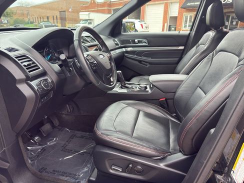 Used 2018 Ford Explorer Sport image 12