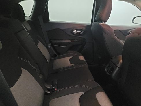 Used 2014 Jeep Cherokee Latitude AWD/4WD image 19