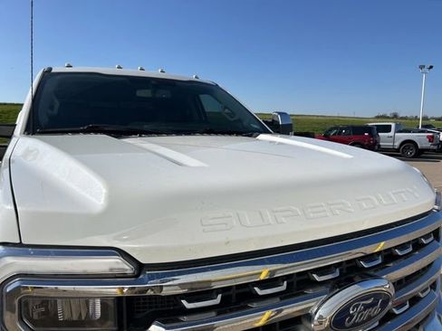 Used 2023 Ford F350 Lariat w/ Chrome Package image 15
