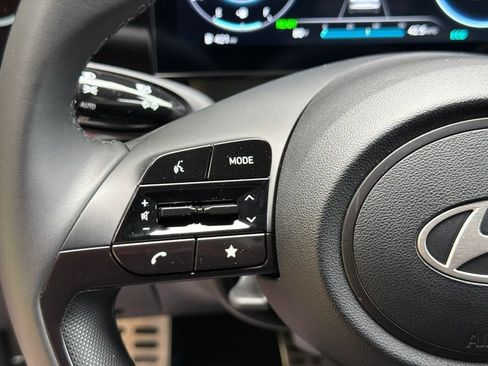 Certified 2025 Hyundai Elantra SEL FWD image 19