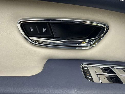 Certified 2025 Bentley Bentayga AWD/4WD image 48
