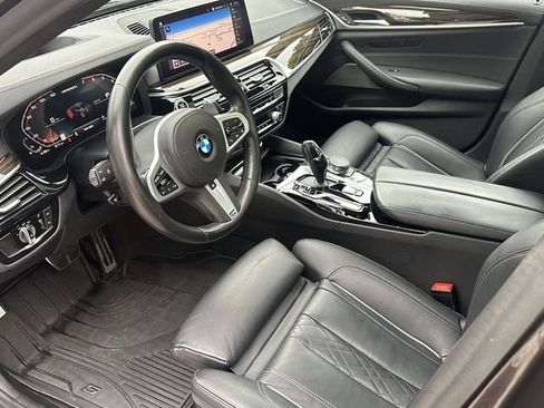 Used 2021 BMW M550i xDrive w/ Premium Package AWD/4WD image 2