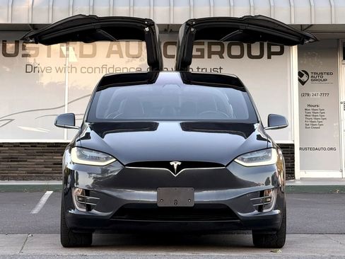Used 2017 Tesla Model X 100D AWD/4WD image 3