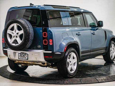 Used 2022 Land Rover Defender 110 SE image 4