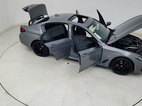 Used 2022 BMW 530e xDrive w/ Executive Package image 88