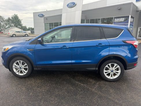 Used 2017 Ford Escape SE FWD image 9