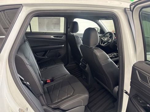 New 2026 Volkswagen Atlas SEL Premium R-Line AWD/4WD image 10