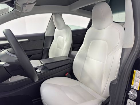Used 2021 Tesla Model 3 Performance image 34