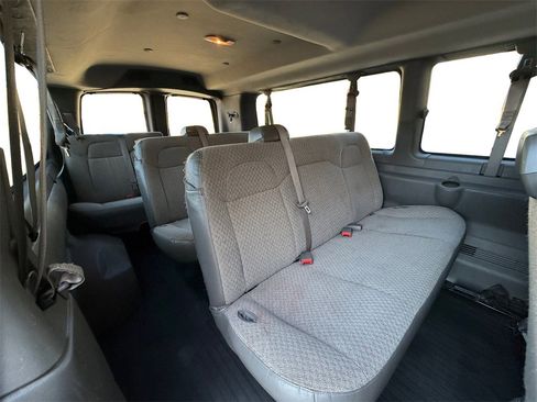 Used 2019 Chevrolet Express 3500 LS image 19