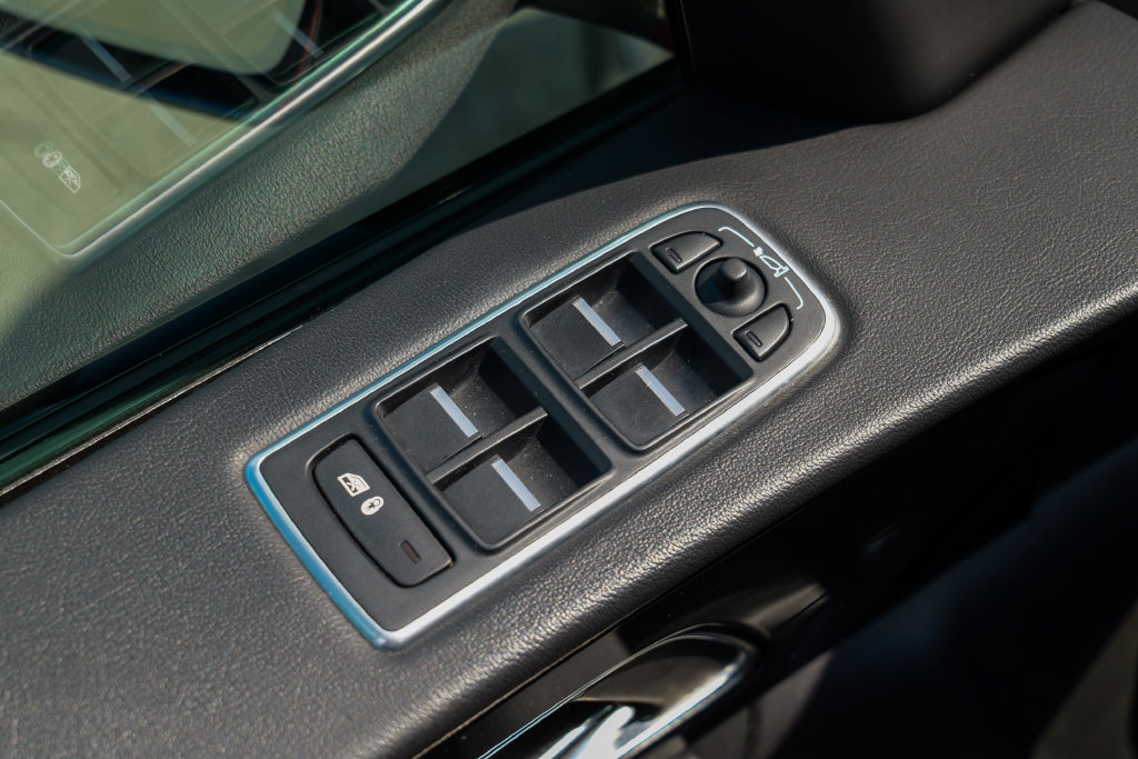 Used 2019 Jaguar F-PACE R-Sport AWD/4WD image 18