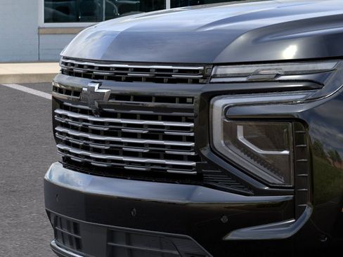 New 2026 Chevrolet Suburban High Country AWD/4WD image 13