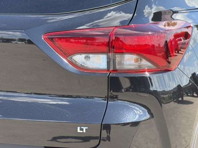 Used 2025 Chevrolet TrailBlazer LT w/ Convenience Package FWD image 8