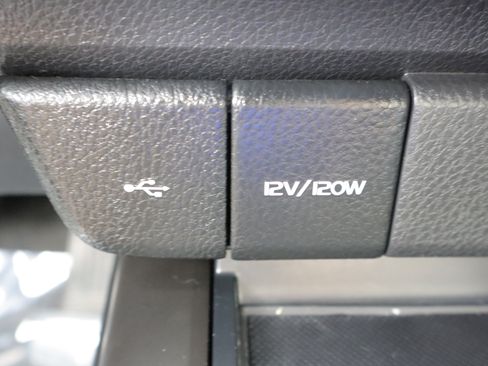 Used 2022 Toyota Camry LE AWD/4WD image 17
