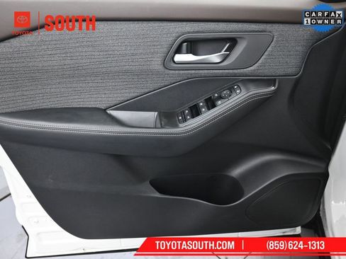 Used 2023 Nissan Rogue SV image 21