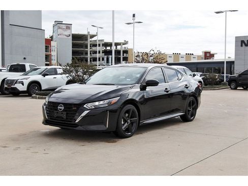 Used 2025 Nissan Sentra SR image 2