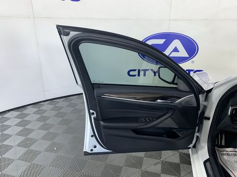 Used 2019 BMW 530i w/ M Sport Package RWD image 13