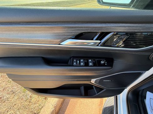 Used 2024 Jeep Wagoneer Series II w/ Premium Group I image 12