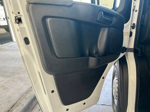 Used 2025 RAM ProMaster 2500 w/ Convenience Group FWD image 34
