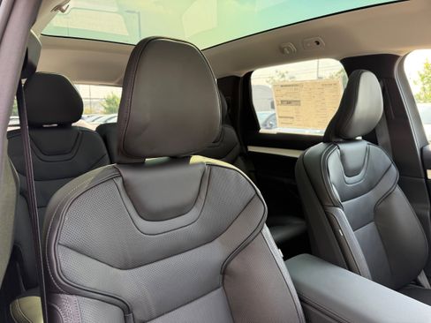 New 2026 Volvo EX90 Ultra AWD/4WD image 9