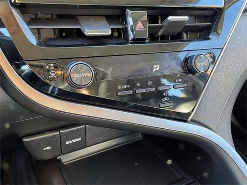 Used 2023 Toyota Camry SE image 29