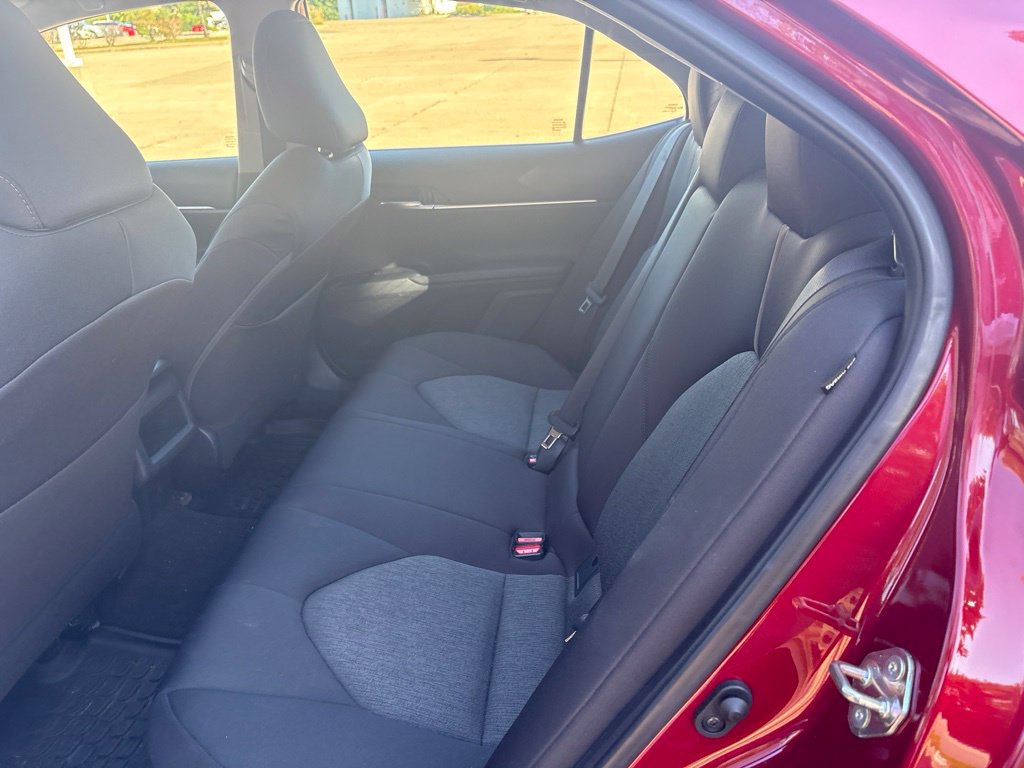 Used 2019 Toyota Camry LE FWD image 20