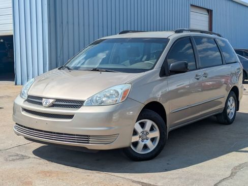Used 2005 Toyota Sienna CE FWD image 1