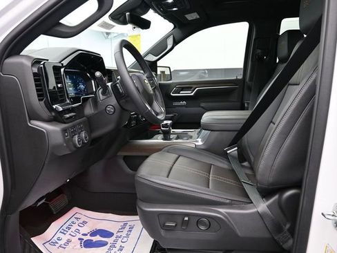 New 2025 Chevrolet Silverado 1500 High Country w/ Technology Package AWD/4WD image 13