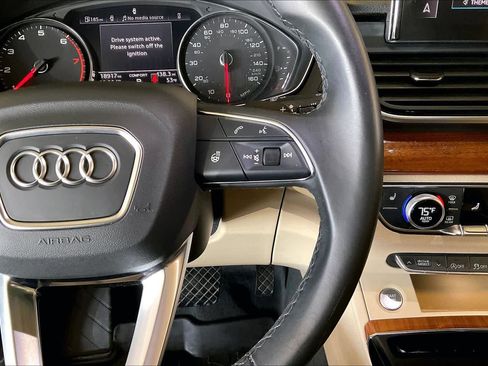 Used 2023 Audi Q5 2.0T Premium w/ Convenience Package image 24