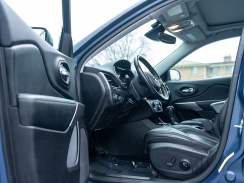 Used 2021 Jeep Cherokee Limited image 15