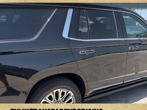 Used 2023 GMC Yukon Denali Ultimate AWD/4WD image 9