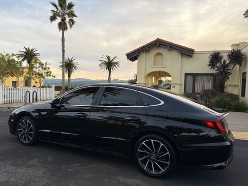 Used 2021 Hyundai Sonata Limited w/ Preferred Accessory Package FWD image 12