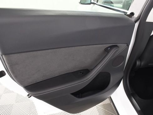 Used 2023 Tesla Model Y Long Range image 26