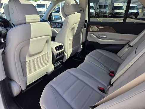 Used 2025 Mercedes-Benz GLE 450e 4MATIC image 38