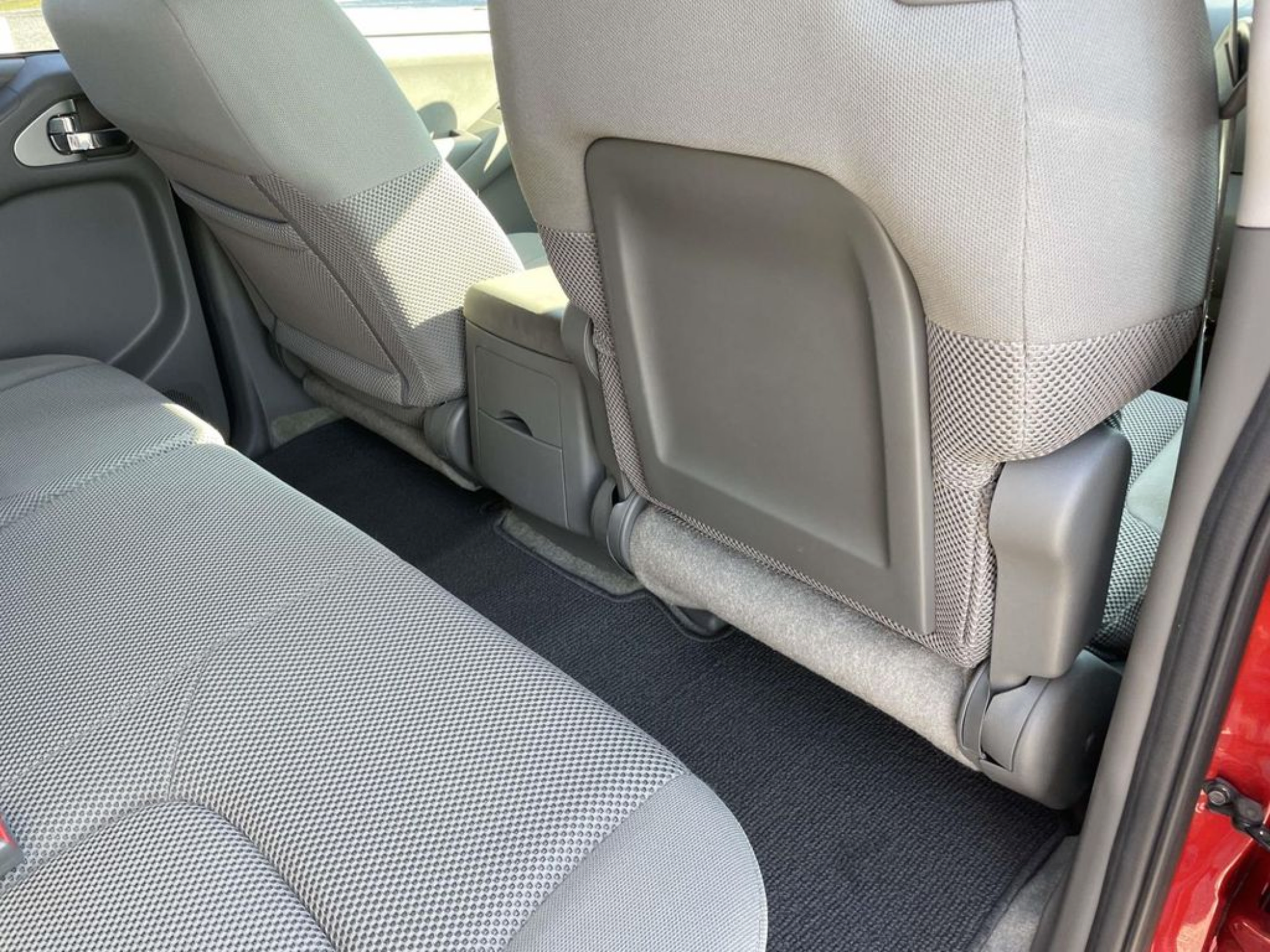 Used 2014 Nissan Frontier SV w/ SV Value Truck Package RWD image 16