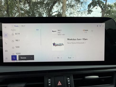 Used 2025 Lexus ES 300h w/ Premium Package FWD image 22