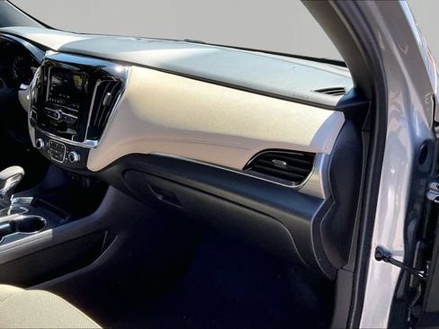 Used 2023 Chevrolet Traverse LS FWD image 19