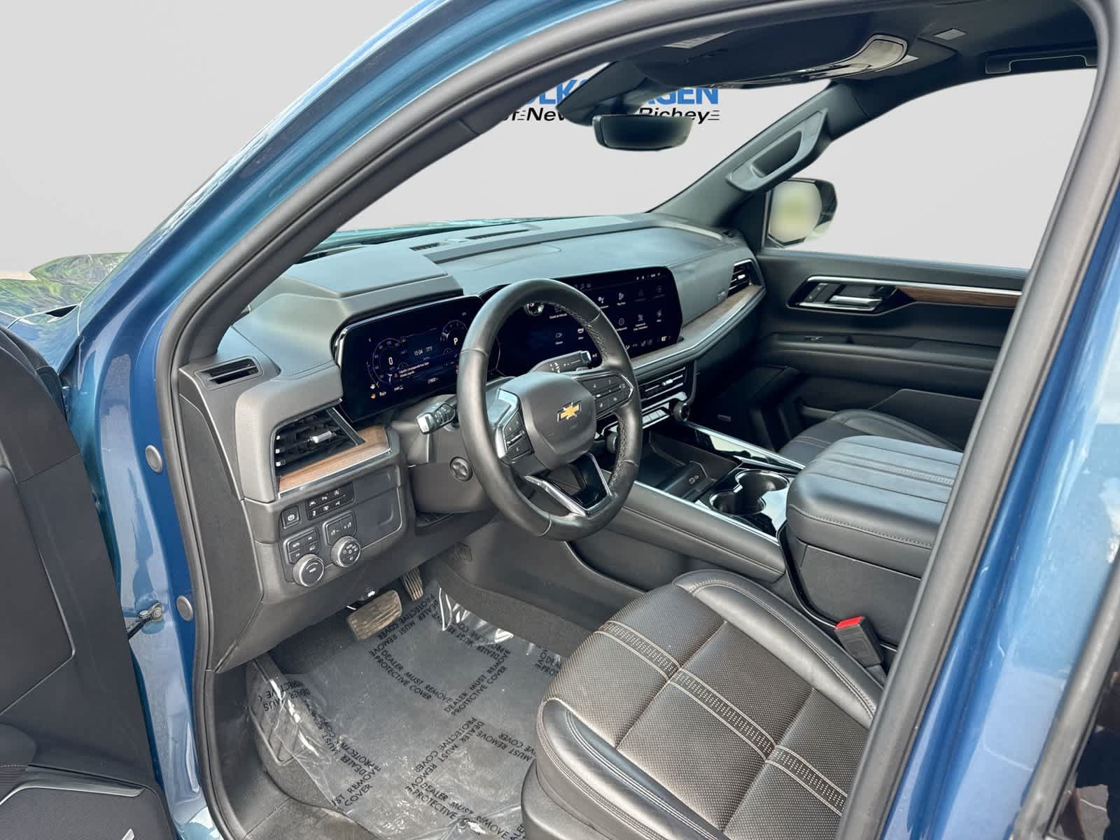 Used 2025 Chevrolet Tahoe High Country AWD/4WD image 10