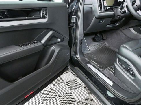 New 2026 Porsche Cayenne AWD/4WD image 8