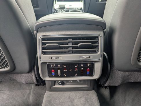 Used 2025 Audi Q7 3.0T Premium Plus image 23