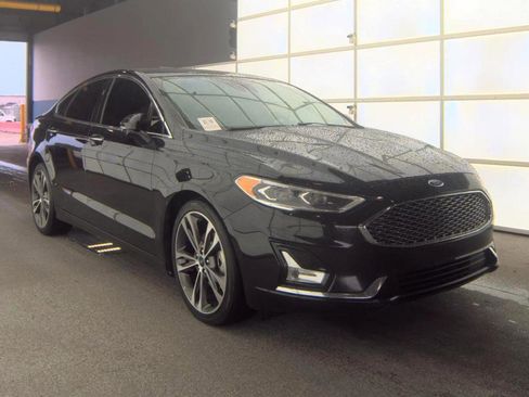 Used 2019 Ford Fusion Titanium AWD/4WD image 3