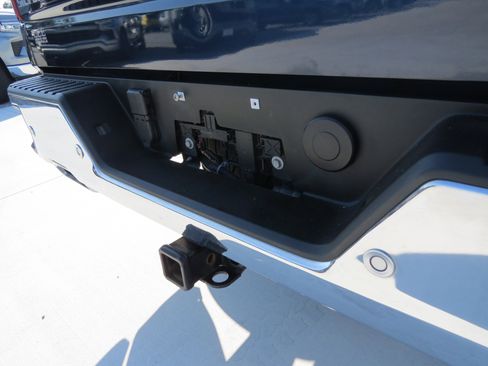 Certified 2022 Chevrolet Silverado 1500 LTZ w/ Technology Package image 12