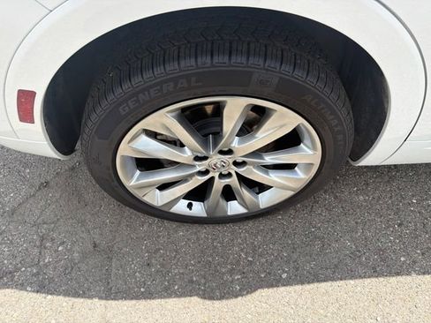 Used 2023 Buick Envision Avenir AWD/4WD image 9