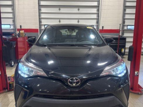 Certified 2021 Toyota C-HR XLE image 1