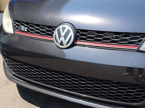 Used 2017 Volkswagen GTI SE FWD image 26