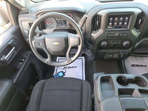 Used 2022 Chevrolet Silverado 1500 Custom image 9
